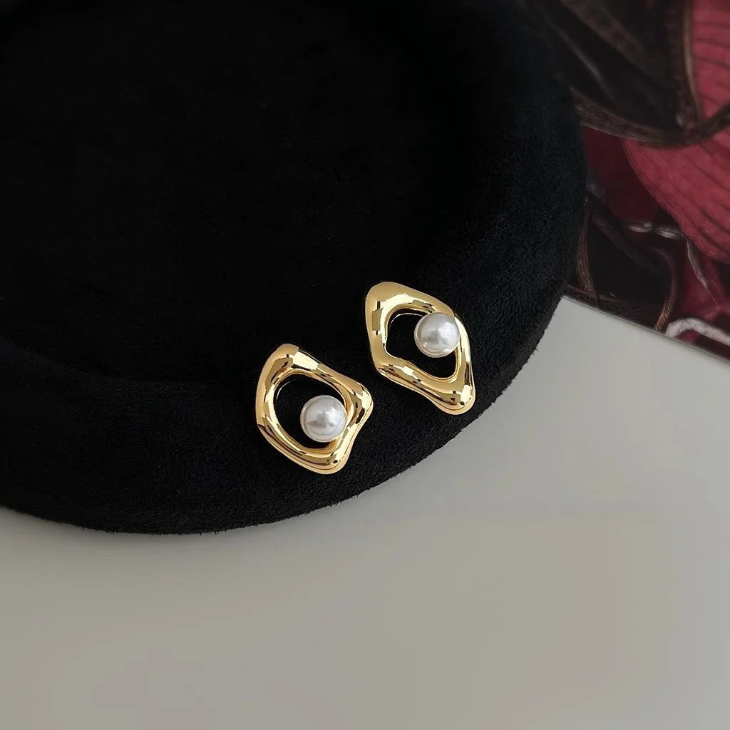 Light Luxury Irregular Pearl Stud Earrings, French Artistic Geometric Rhombus Copper Earrings