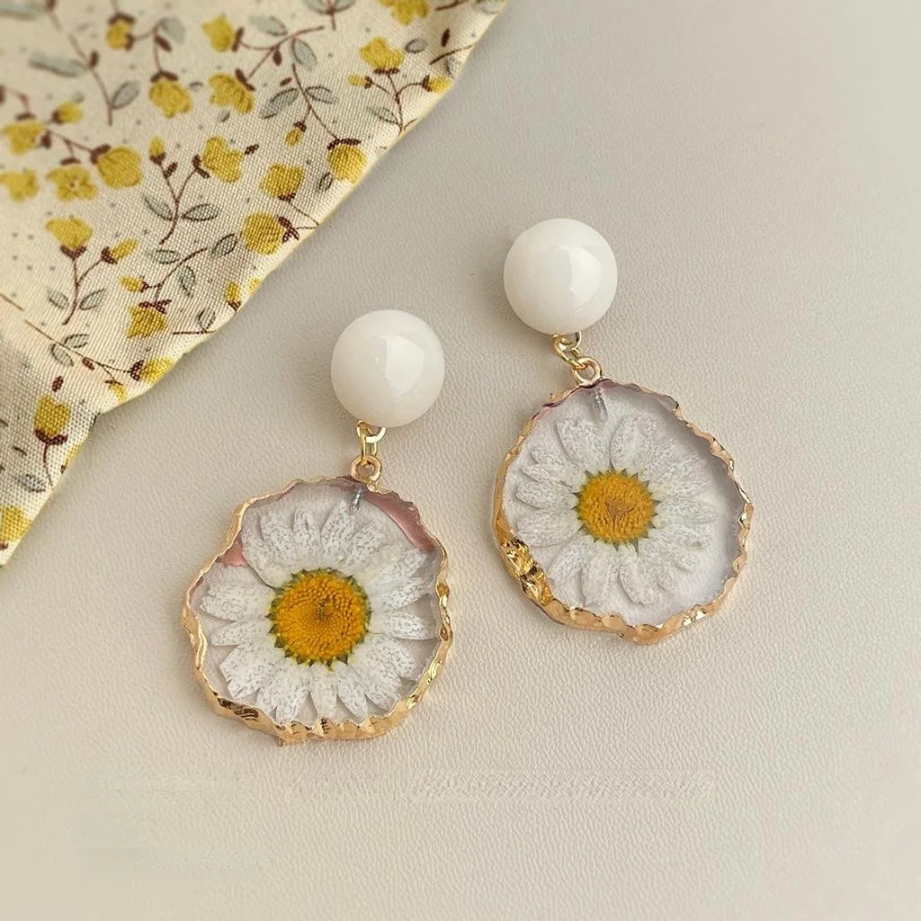 Summer Vacation Style Natural Dried Daisy Flower Drop Earrings Fresh Sweet Floral Petal Jewelry