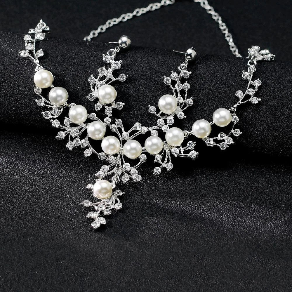 Elegant Pearl Rhinestone Floral Necklace And Earrings Jewelry Set Silver Alloy Bridal Jewelry For Wedding Party