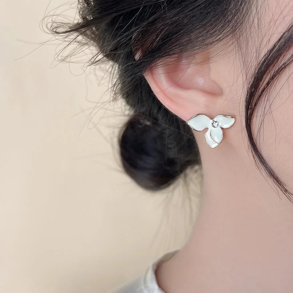 French Vintage Cream White Iris Flower Copper Stud Earrings For Elegant Everyday Wear