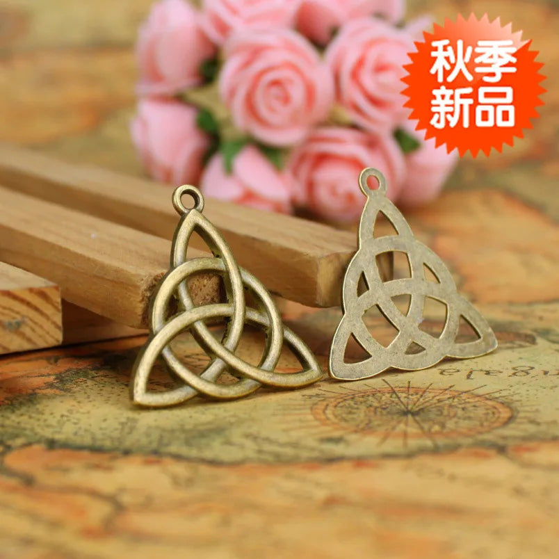 29MM Antique Silver Zinc Alloy Triangle Charm Pendant for DIY Necklace Bracelet Jewelry Making