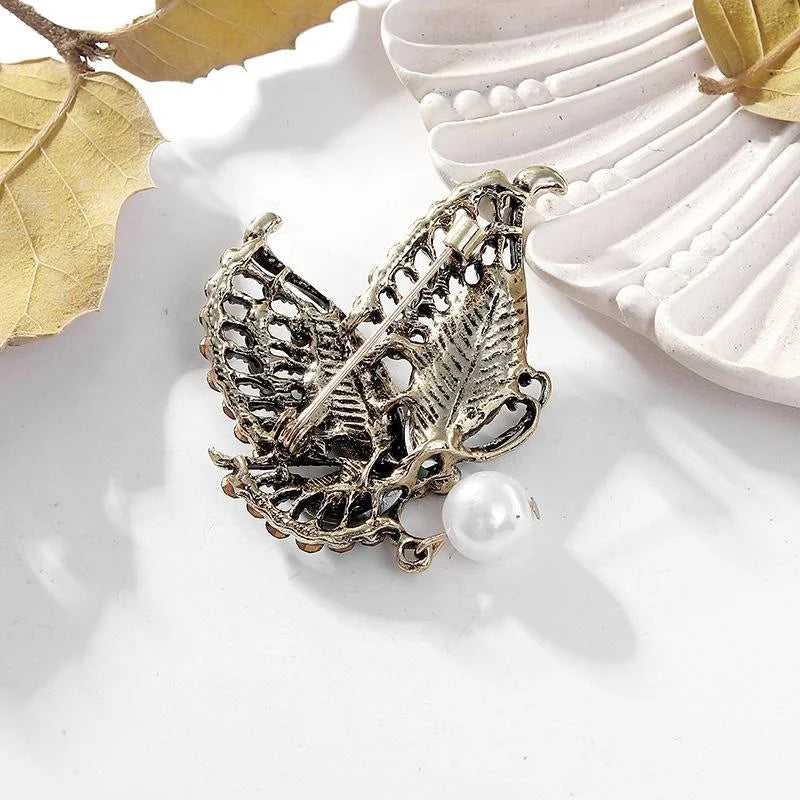 Elegant Green Rhinestone Butterfly Brooch With Faux Pearl Dangle, Alloy Lapel Pin Corsage Gift