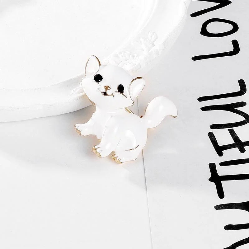 Cute White Enamel Cat Brooch With Black Rhinestone Eyes, Gold Tone Alloy Lapel Pin Corsage Gift