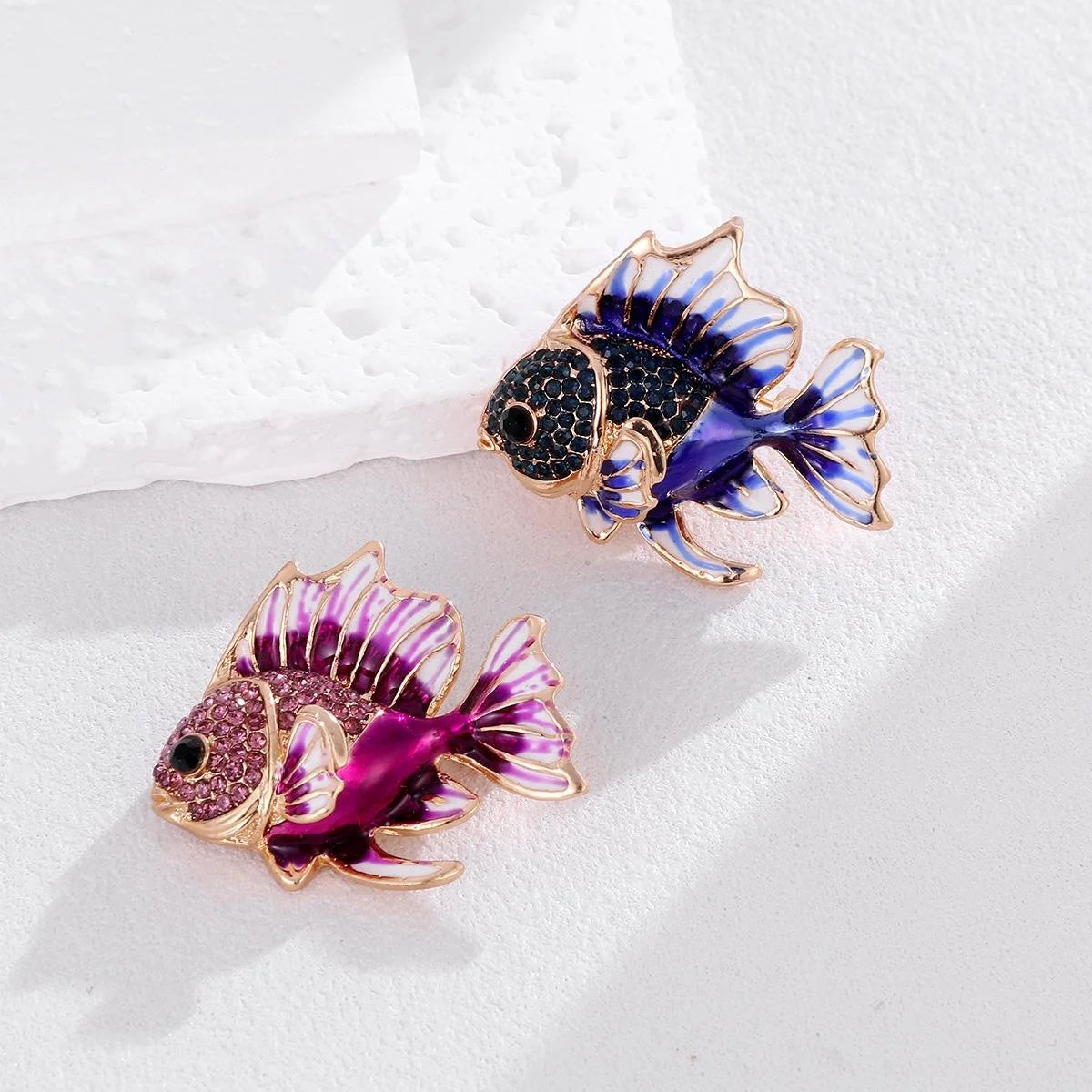 Elegant Tropical Fish Enamel Rhinestone Brooch For Women, Creative Luxury Lapel Pin Corsage Suit Accessory