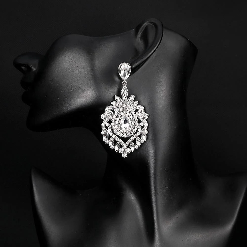 Luxury Vintage Emerald Glass Rhinestone Hollow Geometric Alloy Chandelier Earrings For Wedding Party Gift