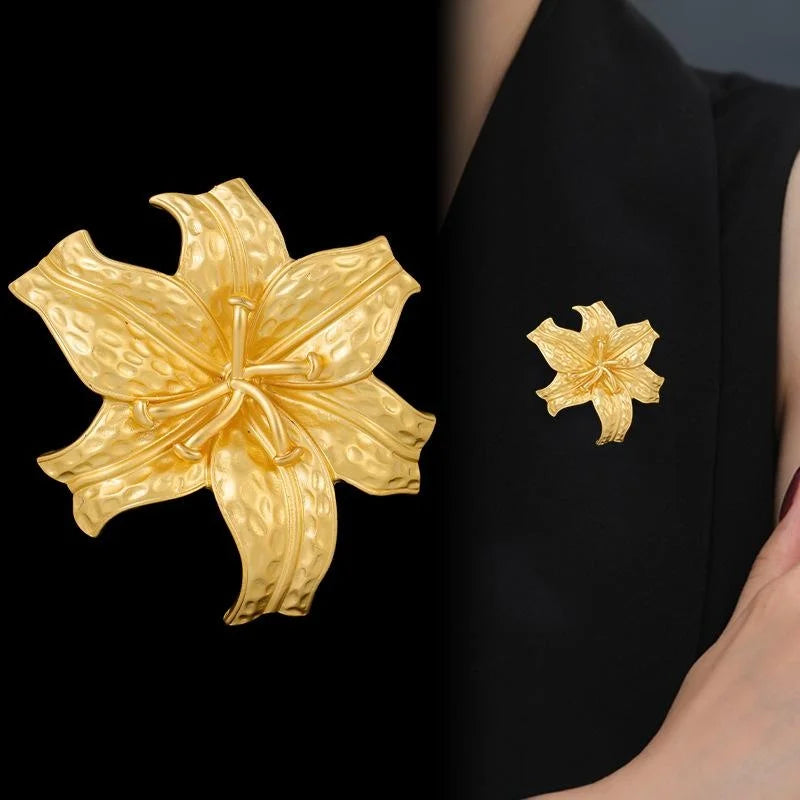 Vintage Irregular Gold Flower Alloy Brooch, Hammered Petal Lapel Pin For Elegant Suit Accessory Gift