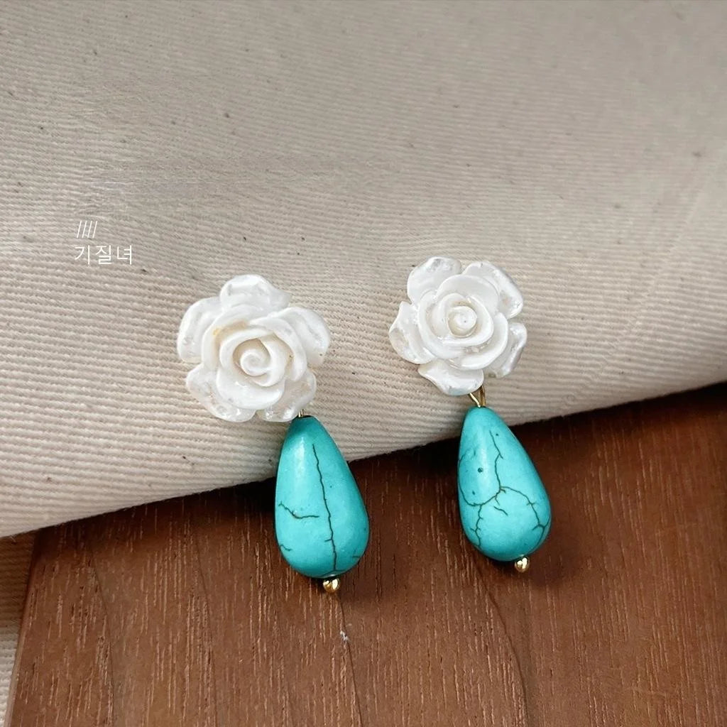 Vintage Ethnic Resin Rose Flower Stud Earrings With Synthetic Turquoise Teardrop Tassels