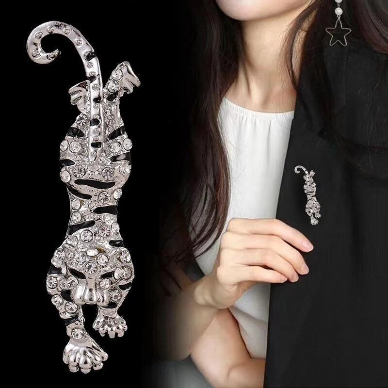 Luxury Rhinestone Tiger Brooch With Black Enamel Stripes, Alloy Animal Lapel Pin Suit Coat Corsage Gift