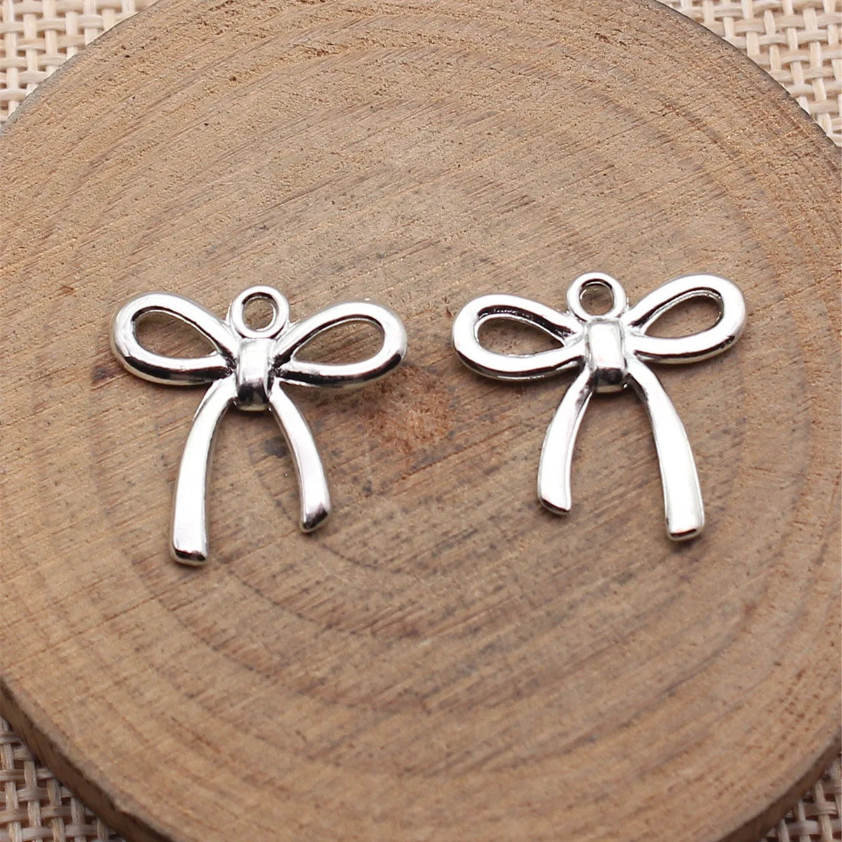 18x18mm 0.83g White K Color Zinc Alloy Bowknot Butterfly Charm Pendant for DIY Bracelet Necklace Making