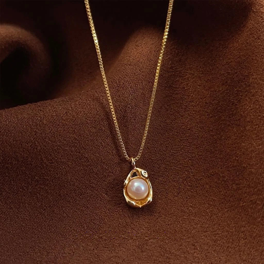 French Vintage 14K Gold Plated Copper Freshwater Pearl Bean Pendant Clavicle Necklace For Women