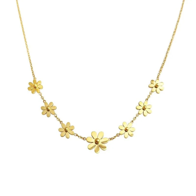 Waterproof 18K Gold Plated Stainless Steel Daisy Flower Necklace For Women Light Luxury Choker