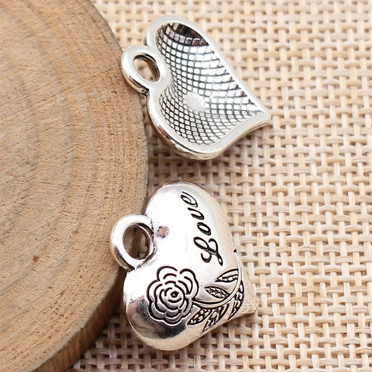 20x20mm 3.2g Antique Silver Zinc Alloy LOVE Rose Heart Charm Pendant for DIY Necklace Jewelry Making