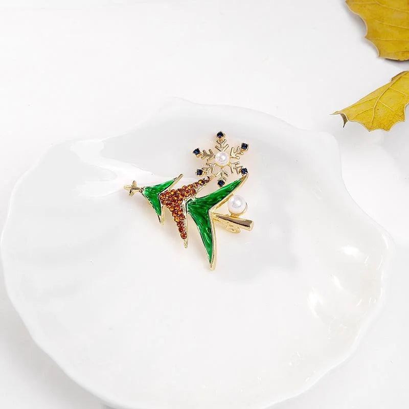 Elegant Enamel Christmas Tree Snowflake Brooch With Rhinestone Pearl, Women's Holiday Lapel Pin Gift
