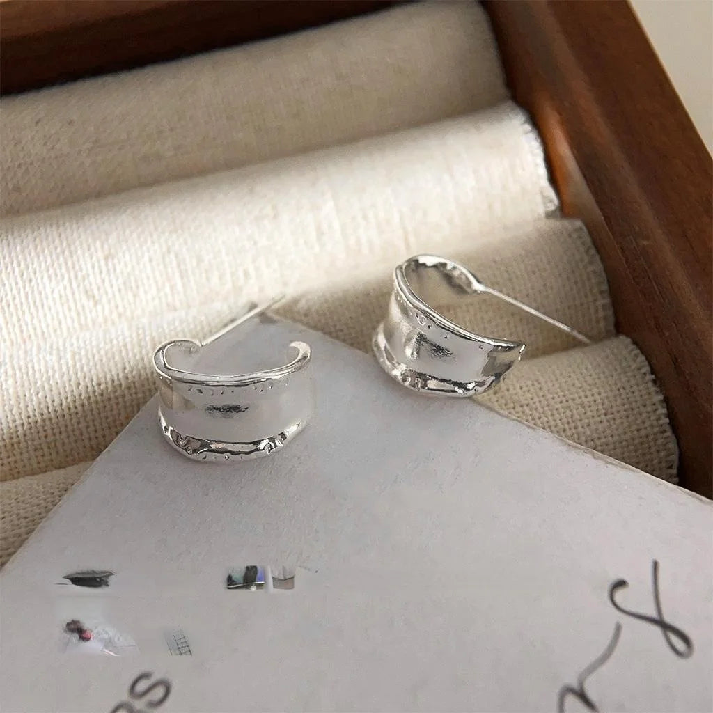 Light Luxury Copper Wide C-Shaped Hoop Earrings Smooth Minimalist Geometric Metal Jewelry For Women