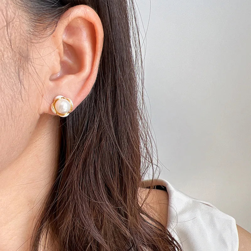 Elegant Enamel Flower Faux Pearl Alloy Stud & Clip On No Piercing Sweet French Style Earrings