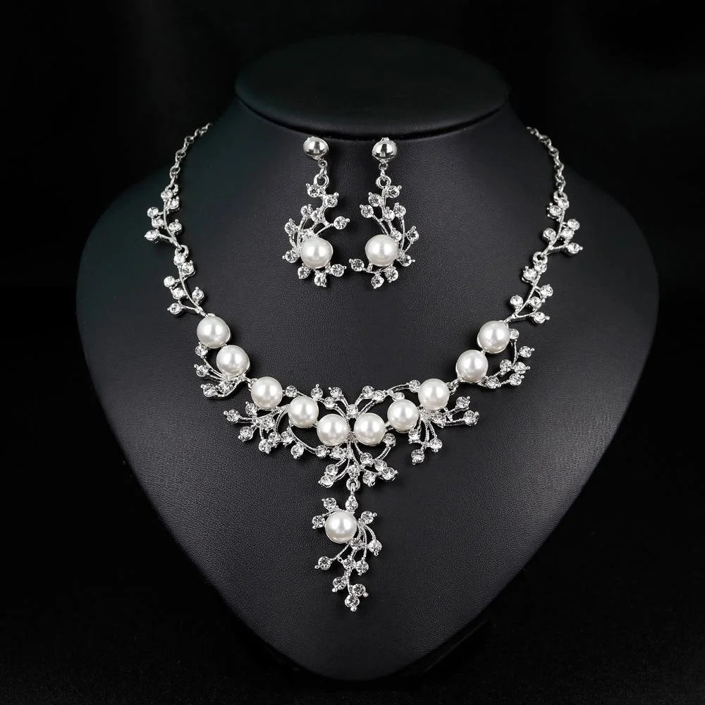Elegant Pearl Rhinestone Floral Necklace And Earrings Jewelry Set Silver Alloy Bridal Jewelry For Wedding Party