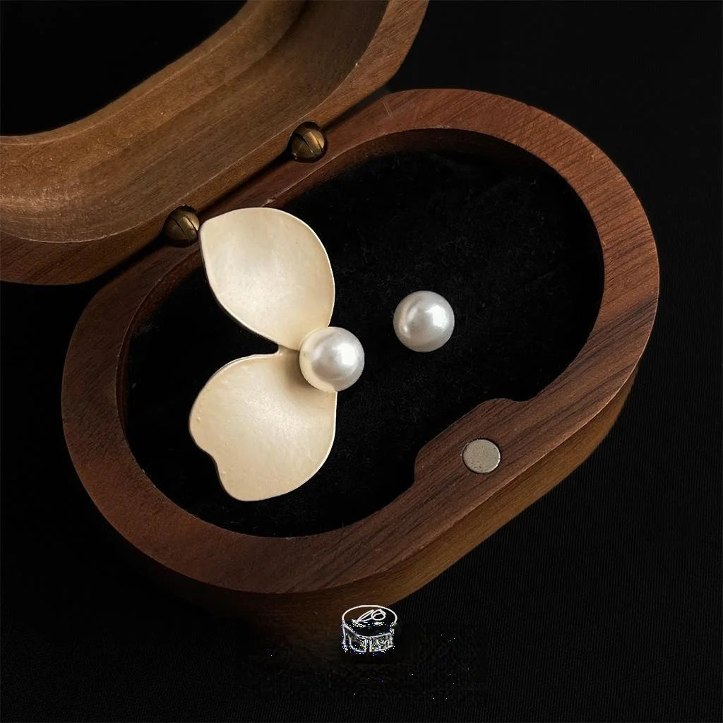 Asymmetric Designer High Gloss Pearl Flower Petal Stud Earrings For Women Sweet Floral Jewelry