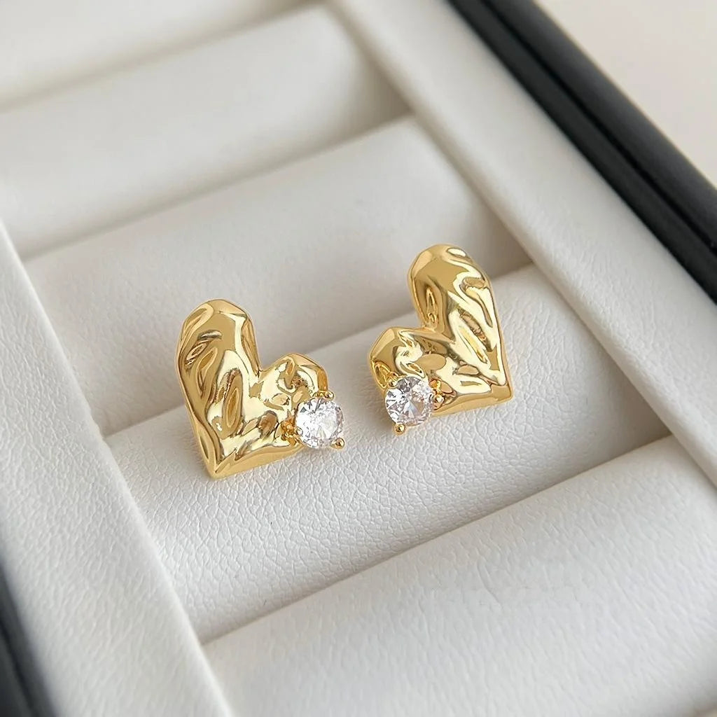 Light Luxury Textured Heart Geometric Micro Pave Zircon Copper Stud Earrings