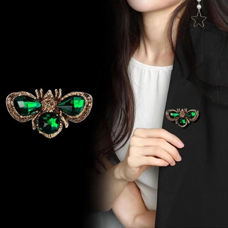 Vintage Emerald Rhinestone Bee Brooch For Women, Metal Animal Lapel Pin Luxury Suit Coat Accessory Gift