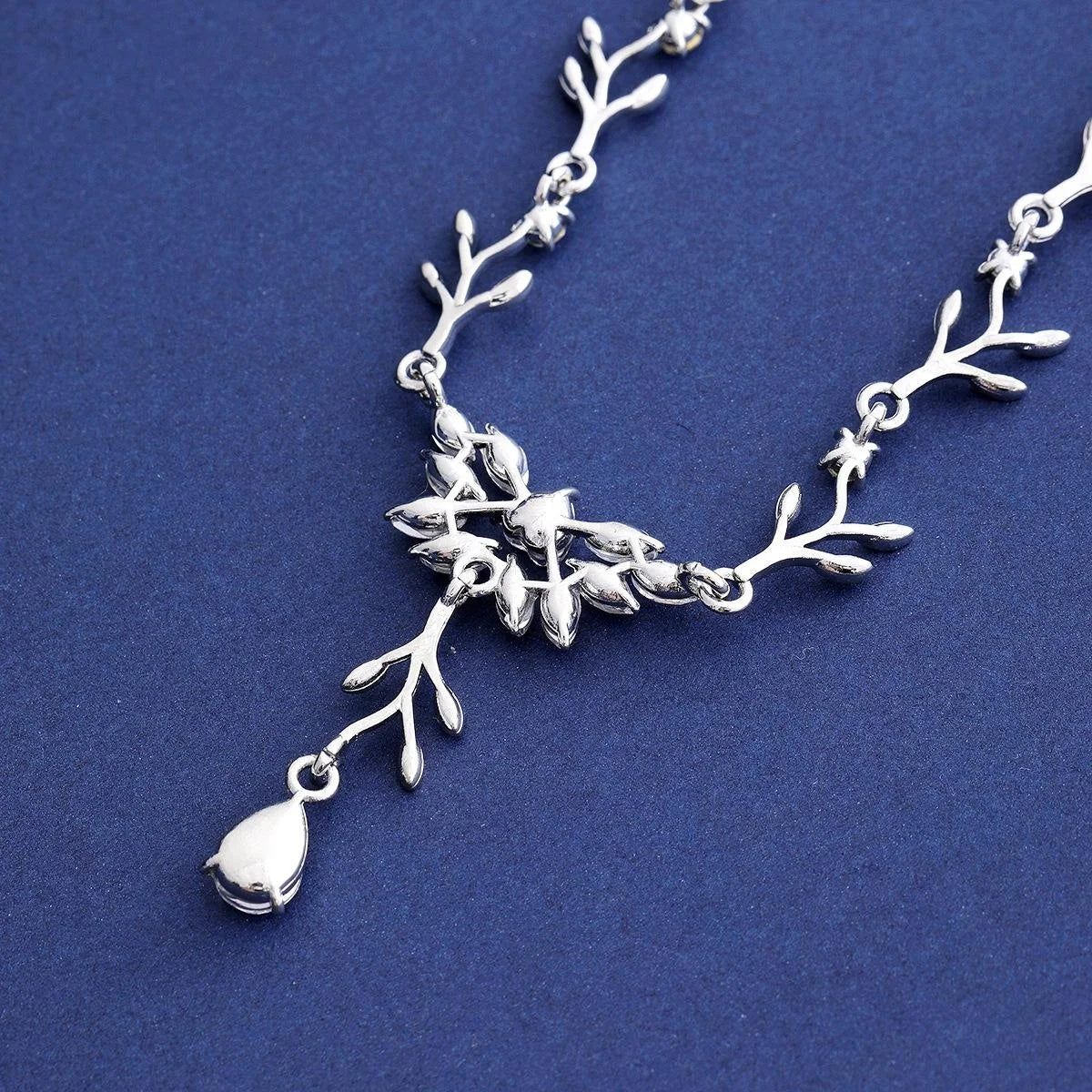 Elegant Silver Alloy Leaf Vine Teardrop Crystal Earrings And Necklace Jewelry Set For Bridal Wedding Party
