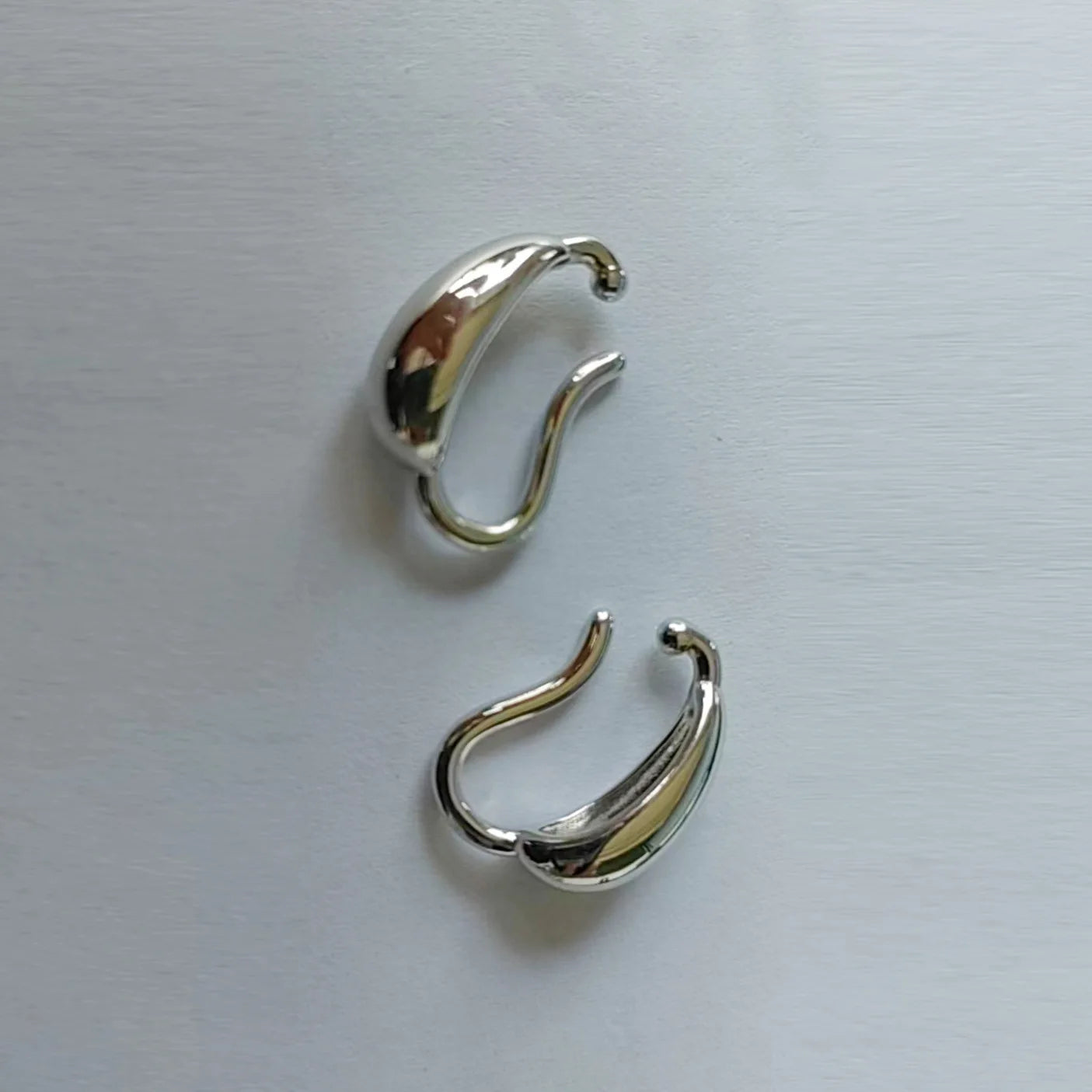 Elegant Smooth Waterdrop Alloy Ear Cuff Stud & Clip On No Piercing Gold Hook Statement Earrings