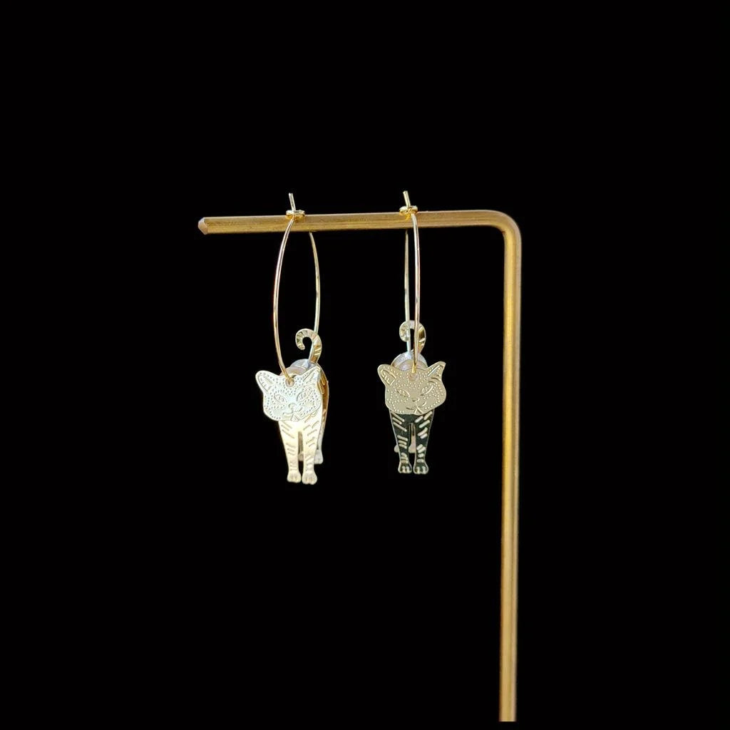 Creative 3D Movable Cat Metal Hoop Earrings, Personality Animal Dangle Jewelry