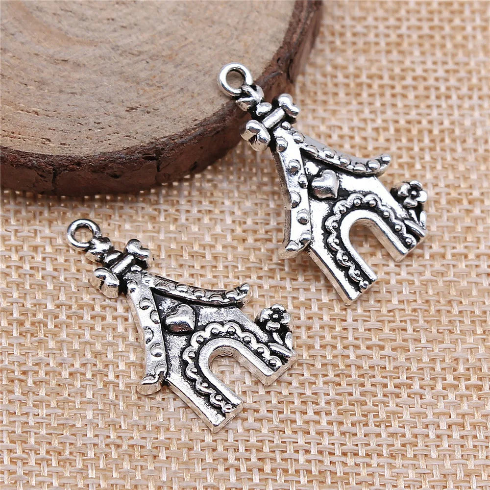31x20mm 2.6g Zinc Alloy Dog House Charm Pendant for Cute Animal Theme Necklace Bracelet Making