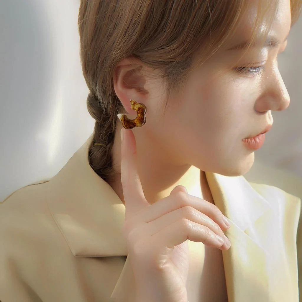 Korean Simple Resin Tortoiseshell Gradient C-Shape Plum Blossom Hoop Earrings With Silver Plated Pins