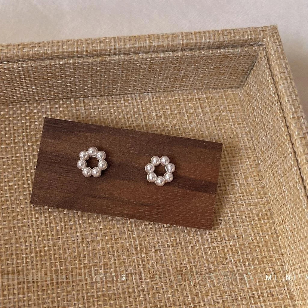 Minimalist Style Mini 14K Plated Alloy Pearl Round Flower Stud Earrings For Women