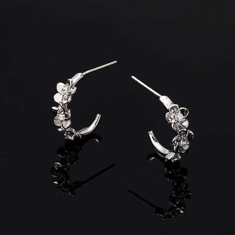 Elegant Alloy Daisy Flower Spiral Disc Stud & Clip On No Piercing Fresh Minimalist Ear Cuff Earrings