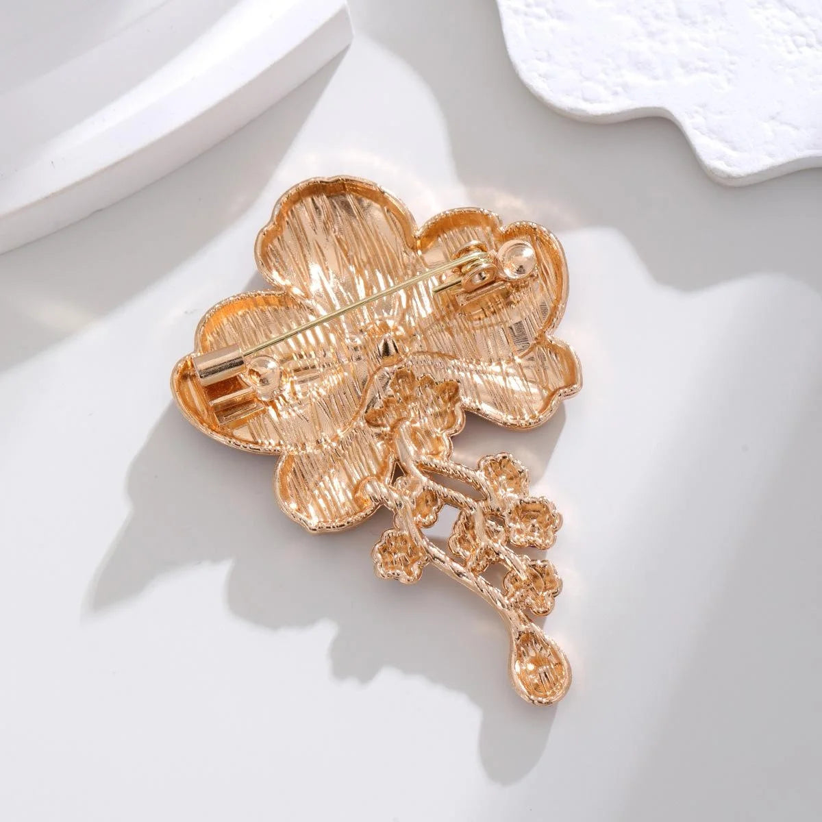 Elegant Blue Enamel Flower Brooch With Rhinestone Tassel, Alloy Floral Lapel Pin Corsage Gift