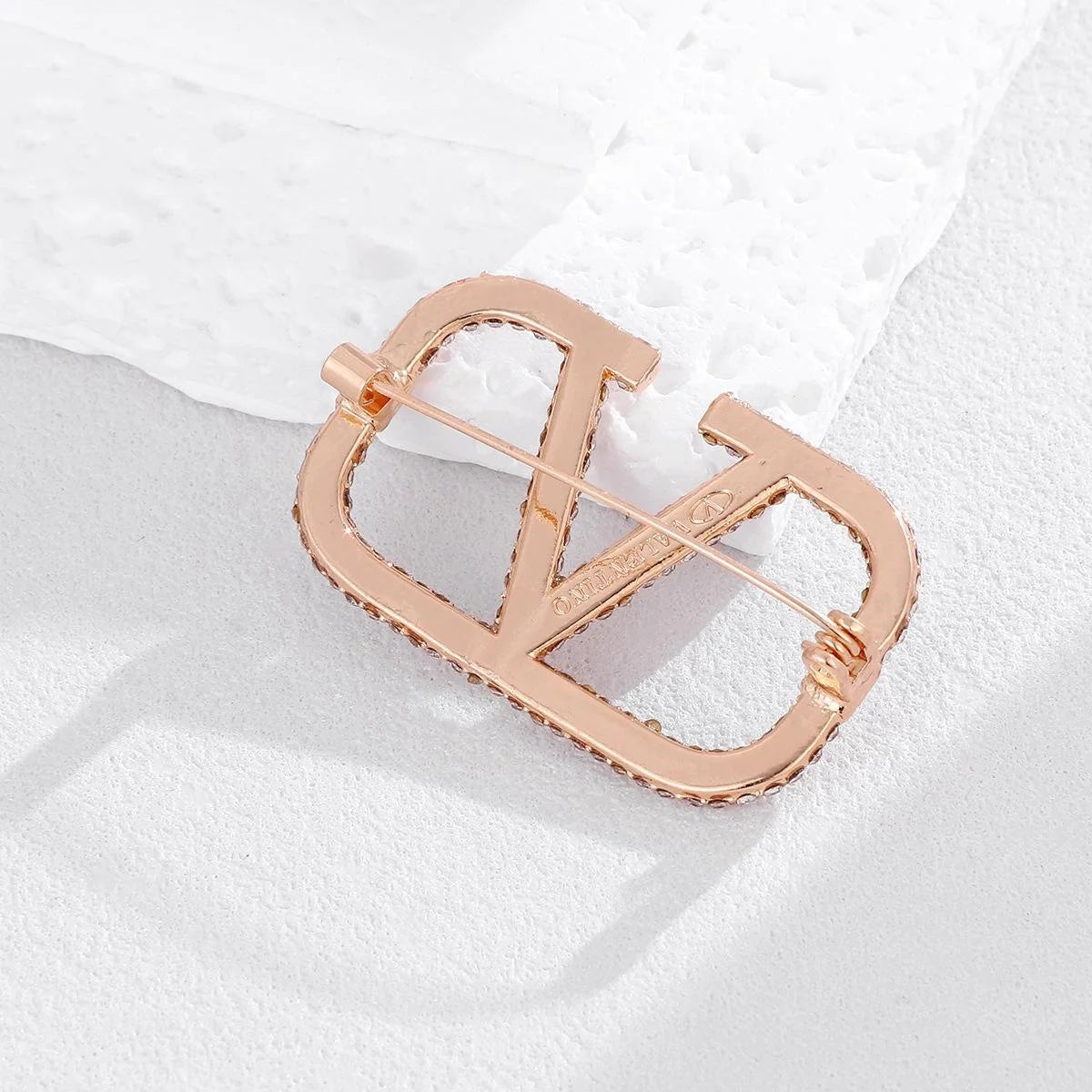 Luxury V Letter Rhinestone Alloy Brooch, Elegant Silver Lapel Pin Corsage For Suit Coat Accessory Gift