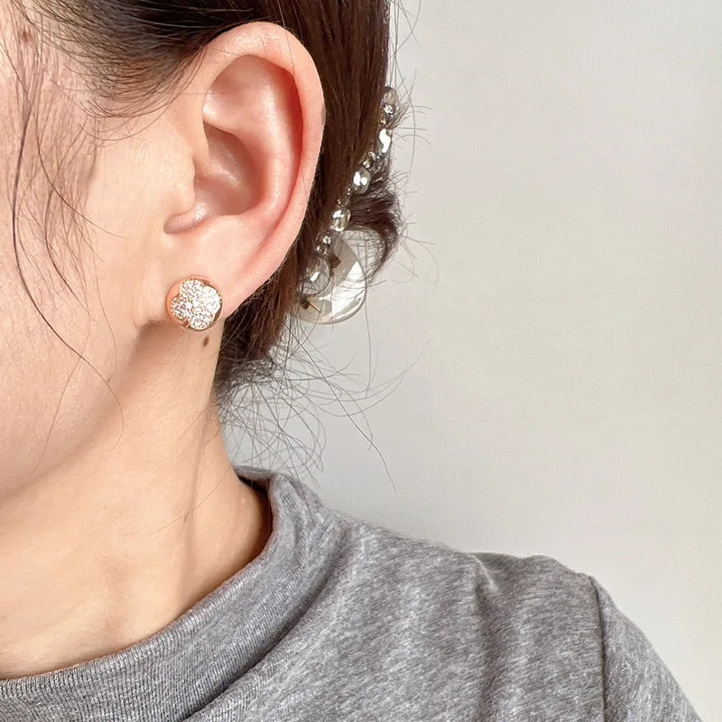 Luxury Four Leaf Clover Rhinestone Round Alloy Stud & Clip On No Piercing Commuter Earrings