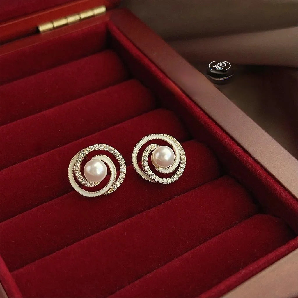 French Elegant Pearl Zircon Hollow Ribbed Round Copper Stud Earrings