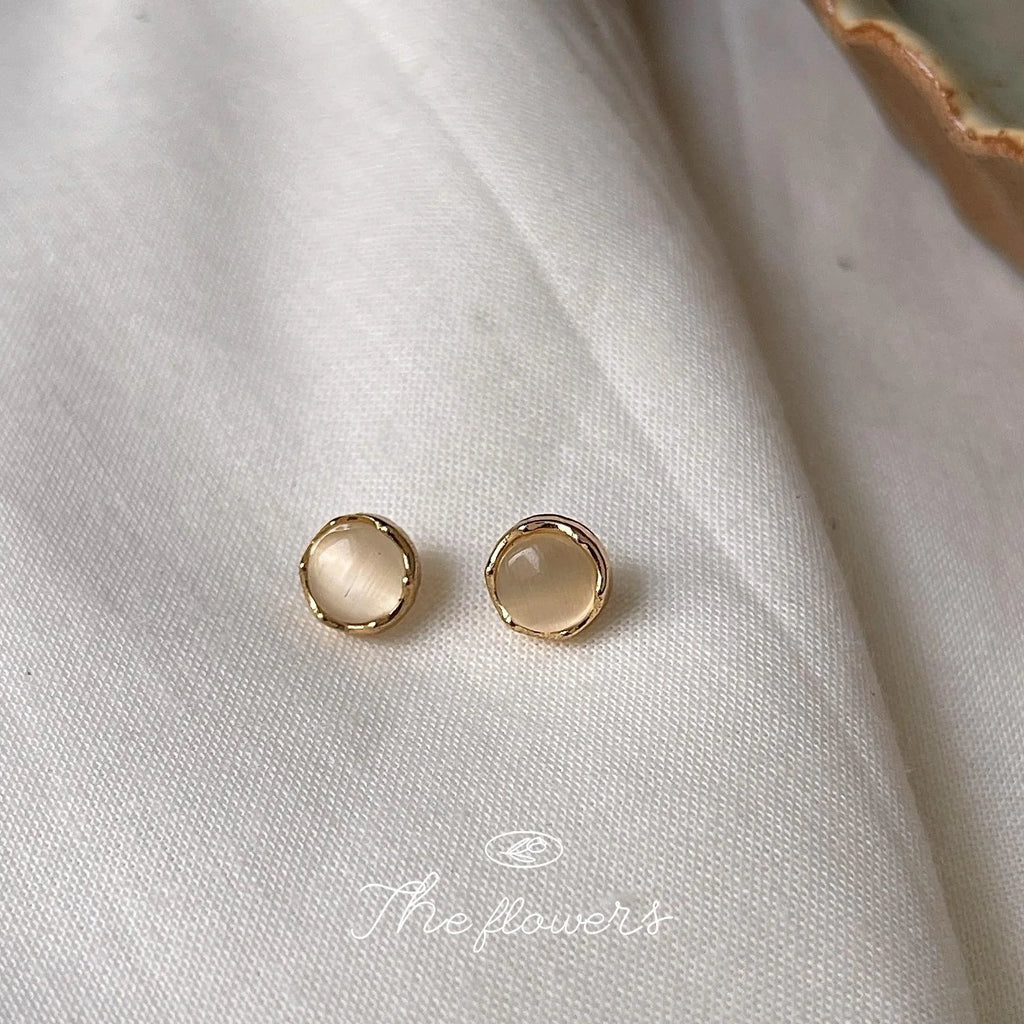 Minimalist 14K Plated Copper Round Glass Cat Eye Stone Stud Earrings For Daily Wear