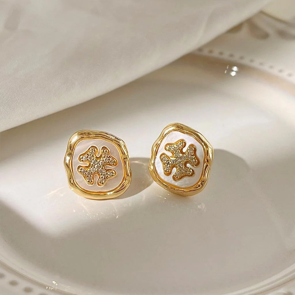 Light Luxury Natural Shell Flower Stud Earrings, Irregular Geometric Copper