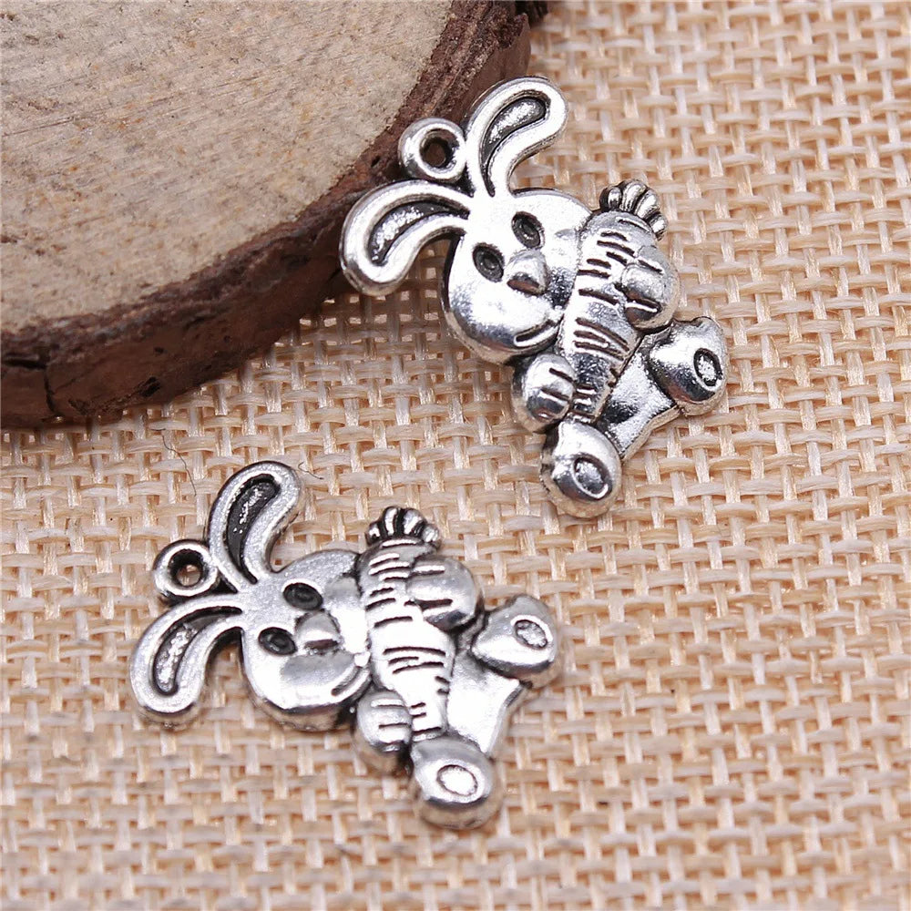 21x15mm 2g Antique Silver Zinc Alloy Rabbit Carrot Charm Pendant for DIY Jewelry Making