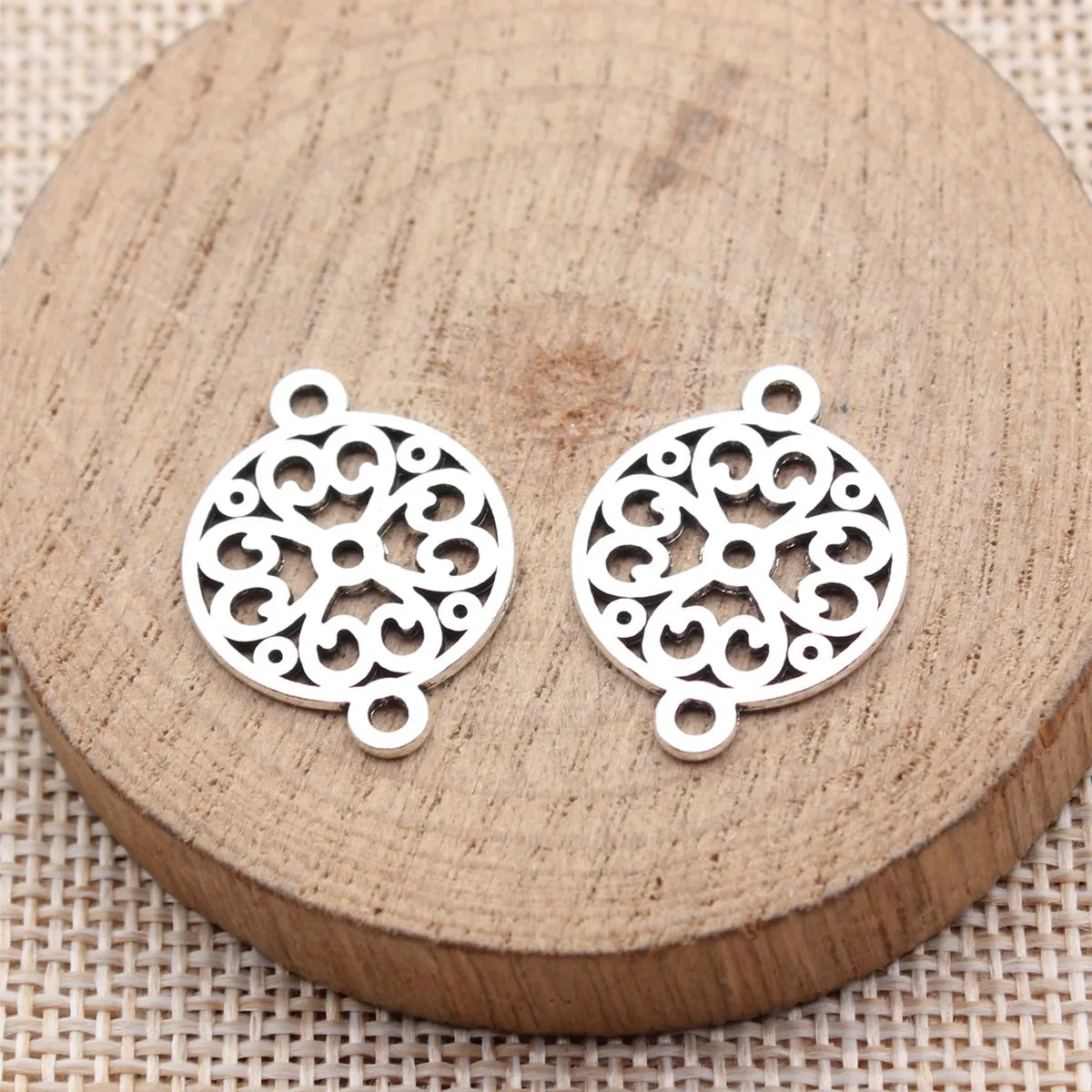 24x18mm 1.45g Multicolor Zinc Alloy Hollow Floral Round Disc Connector Charm for DIY Jewelry Making
