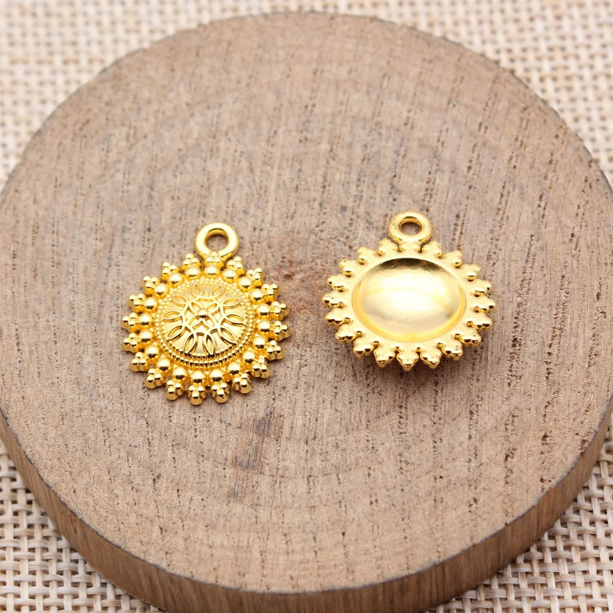 20x16mm 1.3g Multicolor Zinc Alloy Ethnic Pattern Round Earring Charm Pendant for DIY Jewelry Making