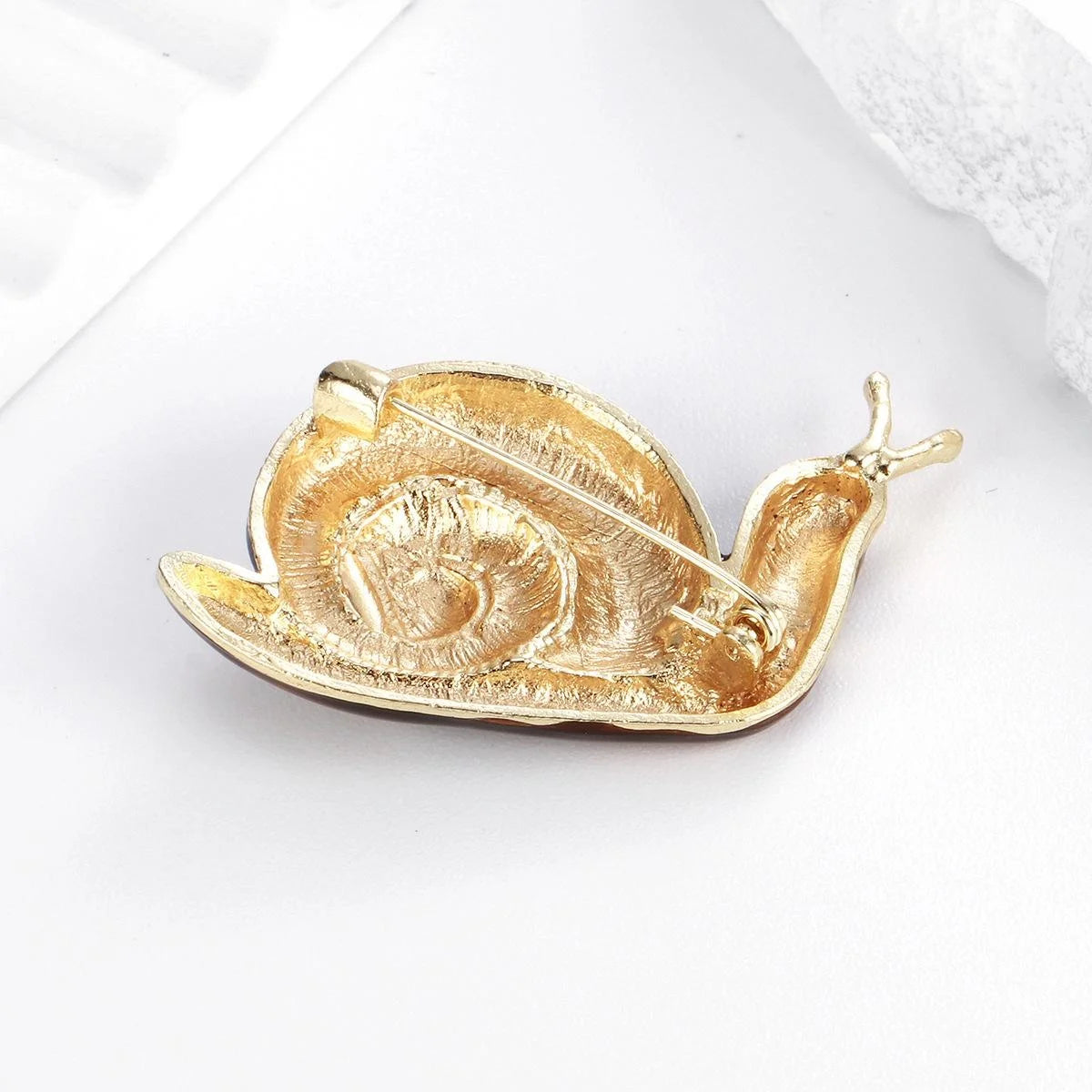 Luxury Enamel Snail Brooch With Gold Tone Alloy Shell, Elegant Animal Lapel Pin Suit Accessory Gift