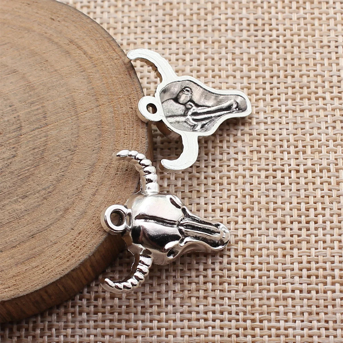 24x23mm 2.2g Antique Silver Zinc Alloy Bull Head Charm Pendant for DIY Necklace Jewelry Making