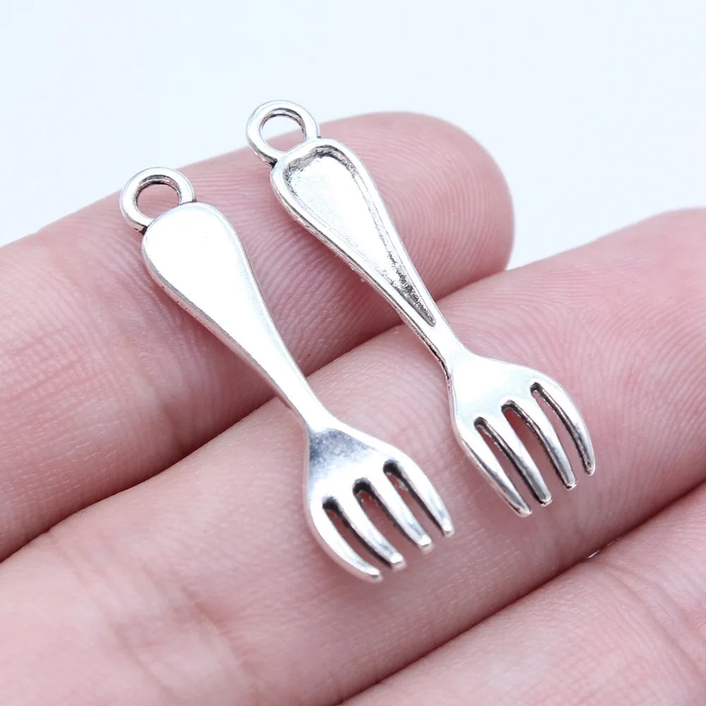 8x30mm 0.8g Antique Silver Tone Zinc Alloy Fork Charm Pendant for DIY Necklace Bracelet Jewelry