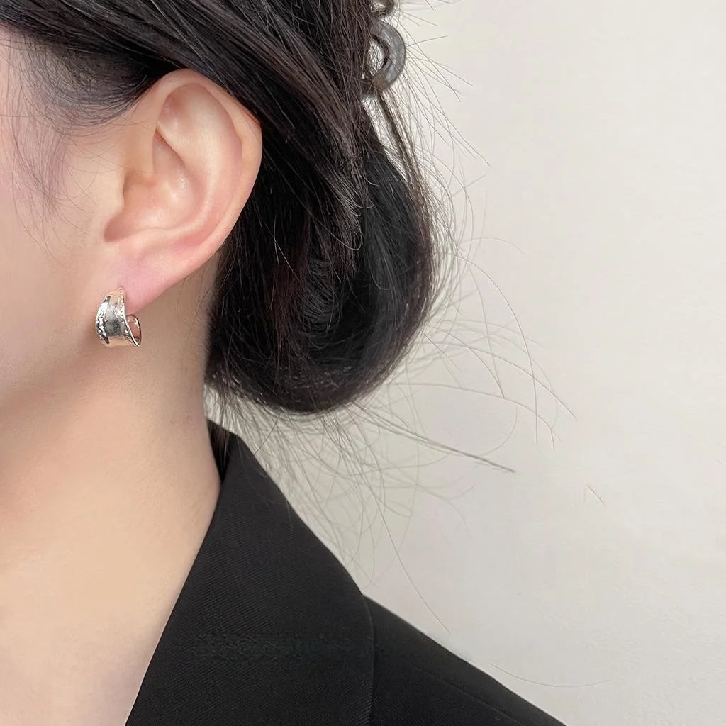 Light Luxury Copper Wide C-Shaped Hoop Earrings Smooth Minimalist Geometric Metal Jewelry For Women