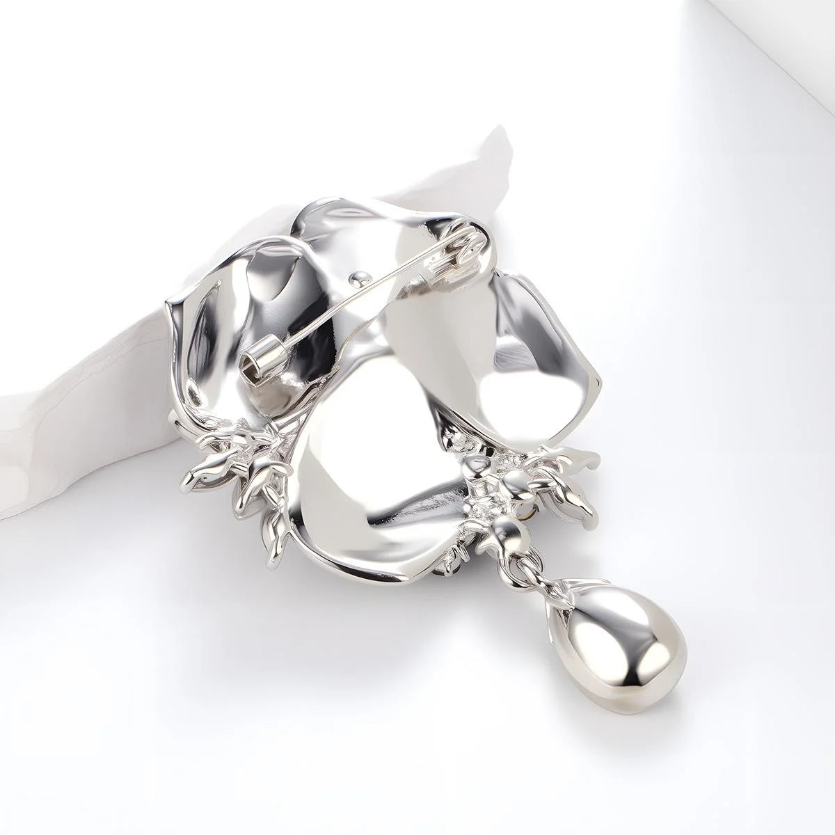 Luxury Rhinestone Rose Flower Brooch With Blue Teardrop Pendant, Alloy Zircon Lapel Pin Corsage Gift