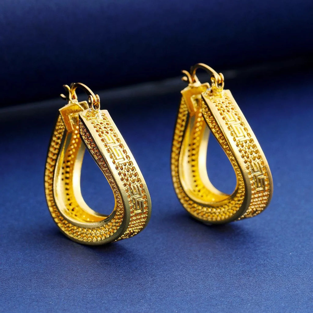 Luxury 24K Gold Plated Alloy Hoop Earrings And Round Pendant Necklace Jewelry Set For Bridal Wedding Party