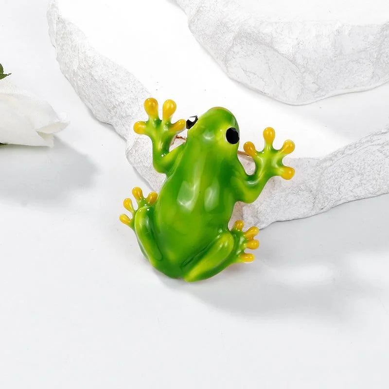 Cute Green Enamel Frog Brooch With Rhinestone Eyes, Animal Lapel Pin Corsage Gift For Women's Outfits