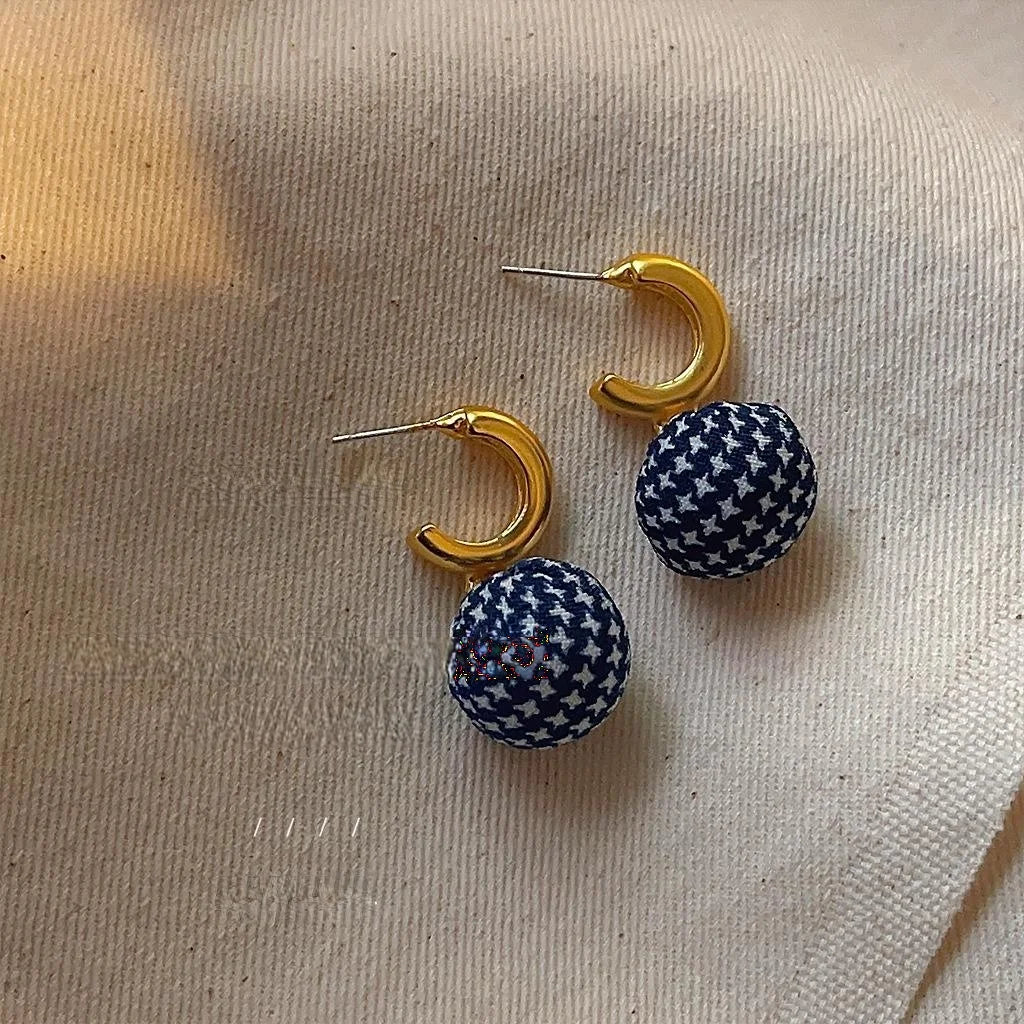 French Vintage Houndstooth Fabric Geometric Mesh Stud Earrings For Elegant Commuter Style