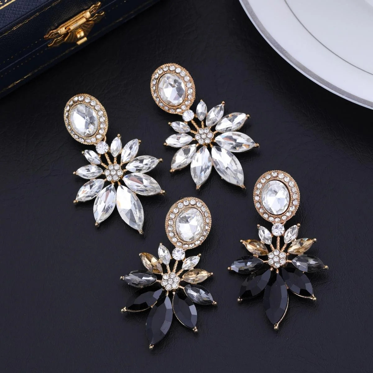 Luxury Vintage Alloy Rhinestone Crystal Flower Stud Earrings For Women Wedding Party Banquet Gift