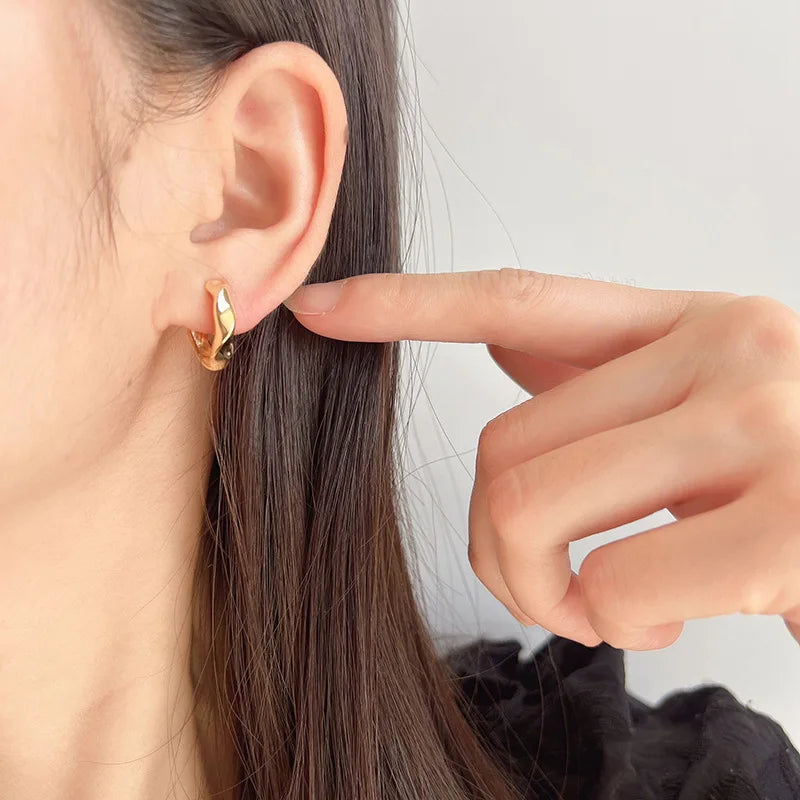 Elegant Gold Alloy Plain Hoop Huggie Ear Cuffs, Stud & Clip On No Piercing Commuter Circle Earrings