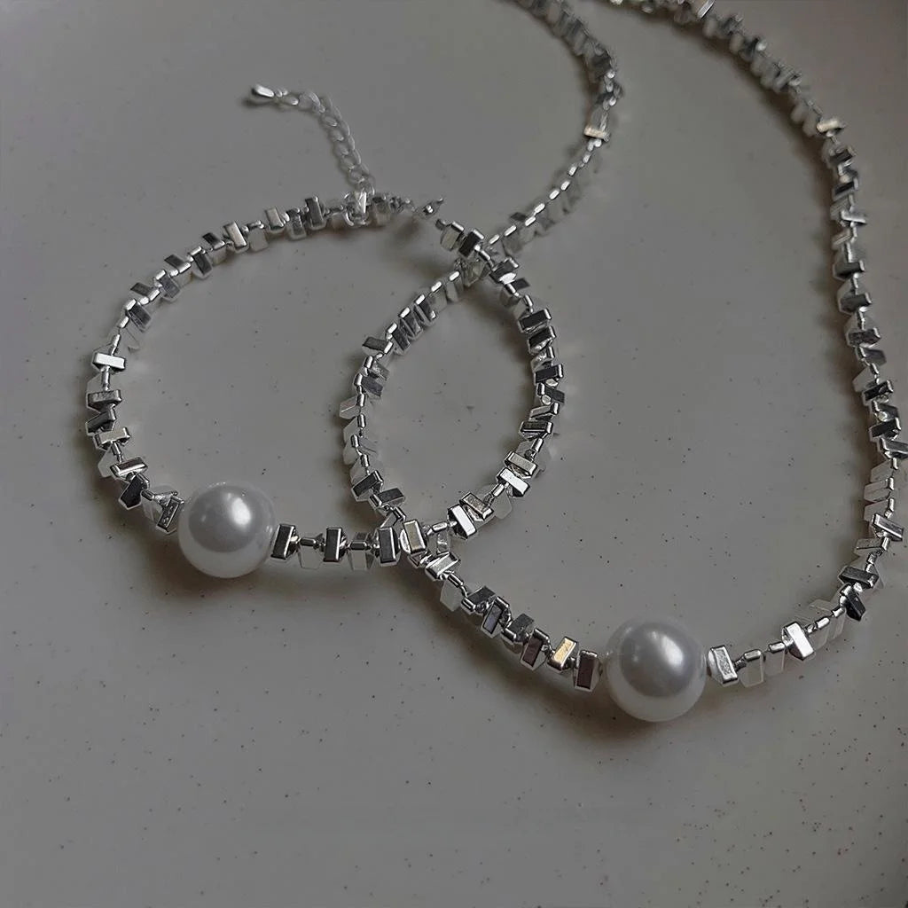 Light Luxury Irregular Geometric Synthetic Black Stone Glass Pearl Collarbone Necklace
